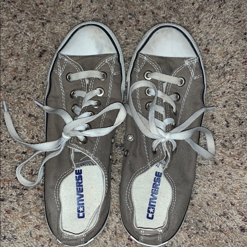 Size 8 army green Converse.